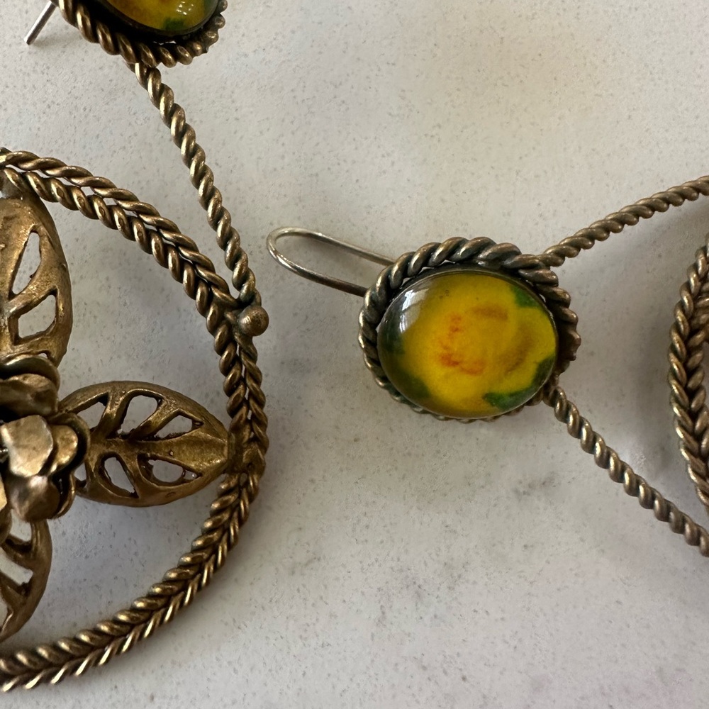 Virgin Saints &Angels RARE earrings. - Picture 2 of 3
